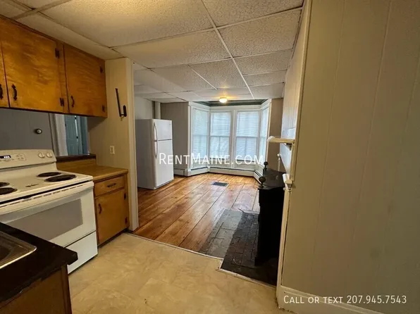 174 Brunswick St APT 2, Old Town, ME 04468