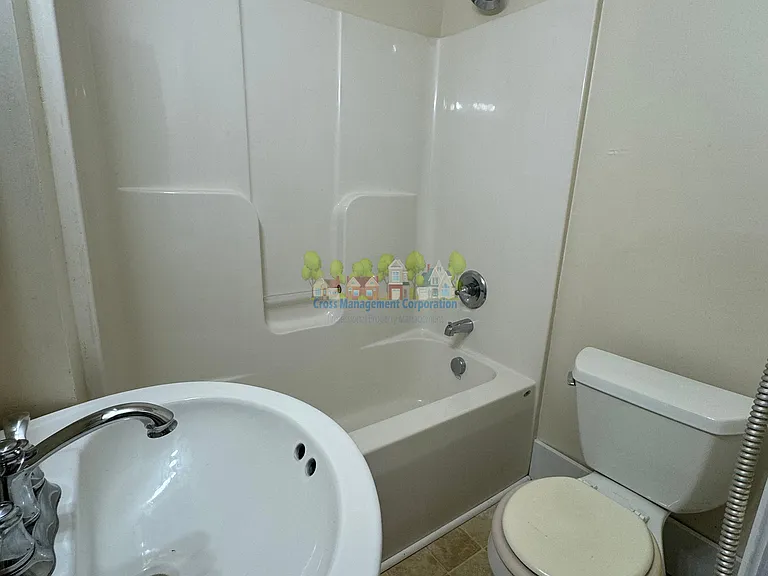 425 Wellons St — Photo 12