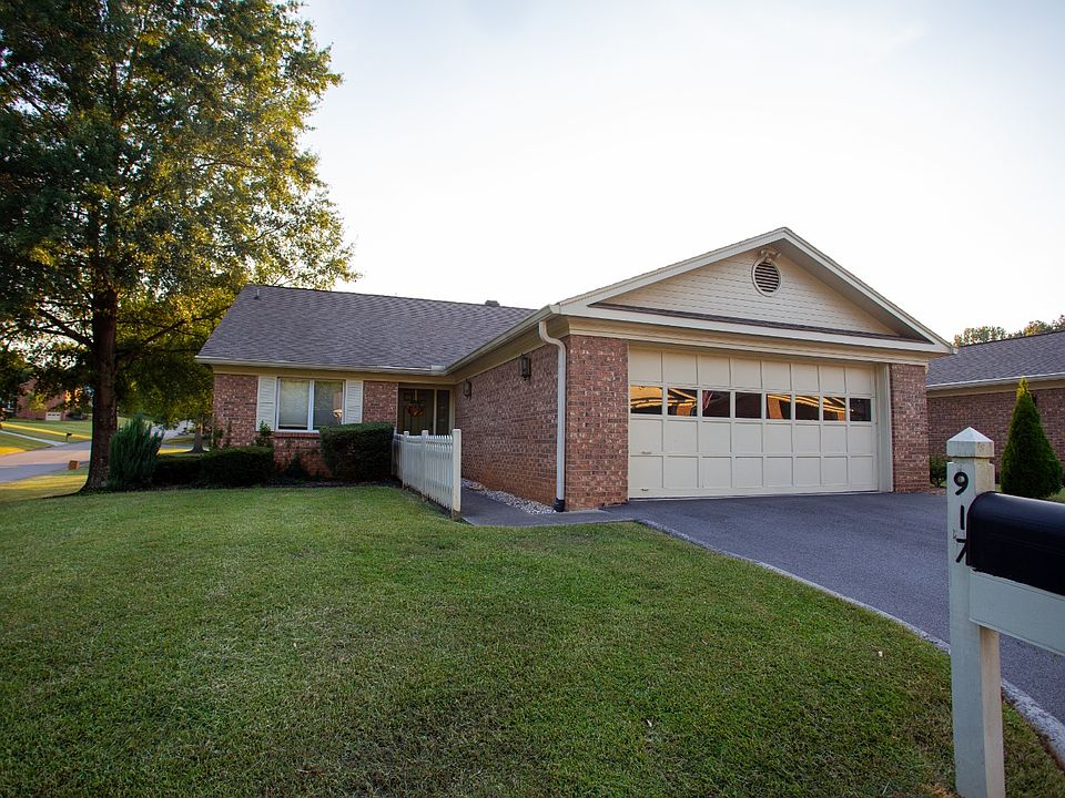 1st image of 917 Prestwick Dr