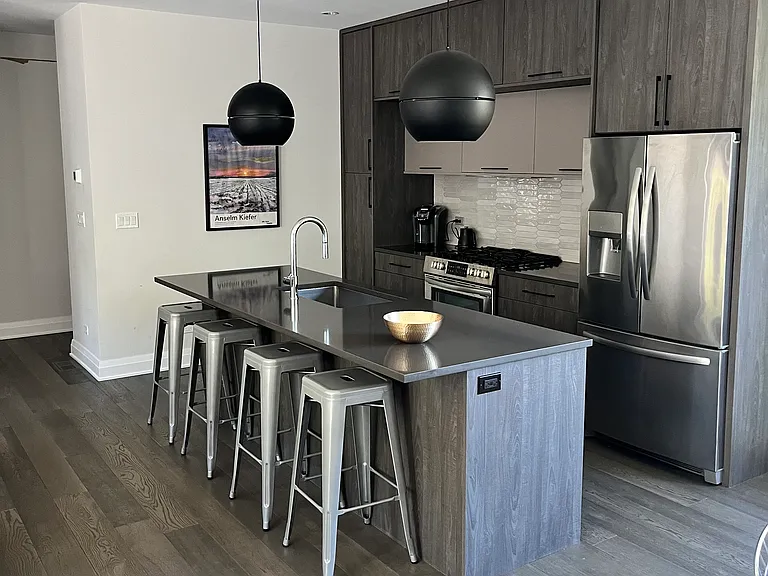 1548 W 21st St — Photo 10