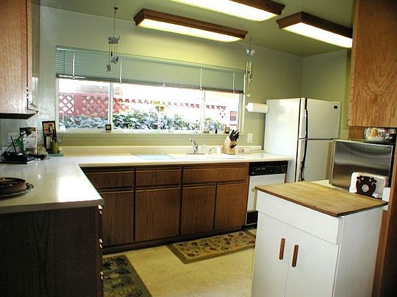 Large Kitchen!