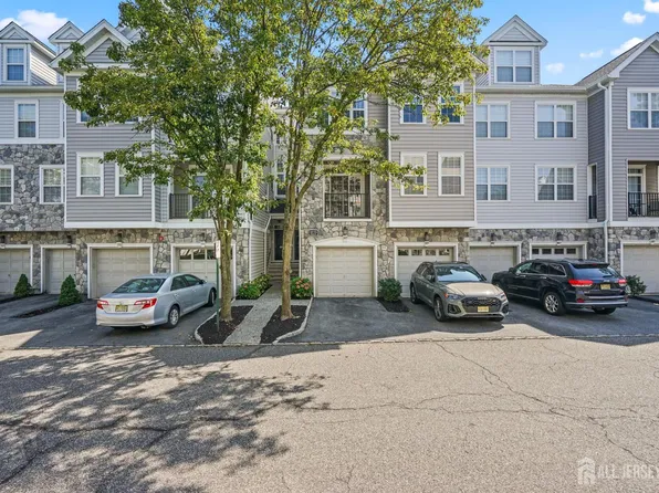 107 Brittany Ct, Clifton, NJ 07013