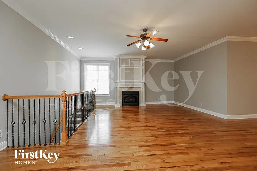 3 bed, 2.0 bath, 2020 sqft, $1,860 — Photo 3