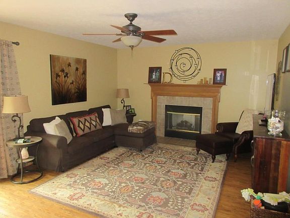 4th image of 140 Salinger Dr