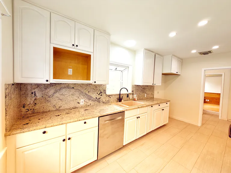 1470 Del Mar Ave — Photo 6
