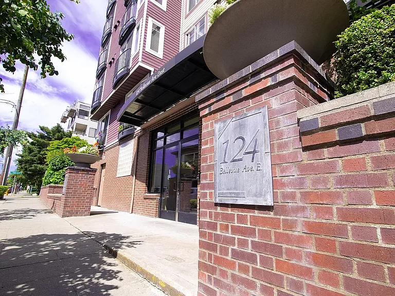 124 Bellevue Ave E #200 — Photo 17