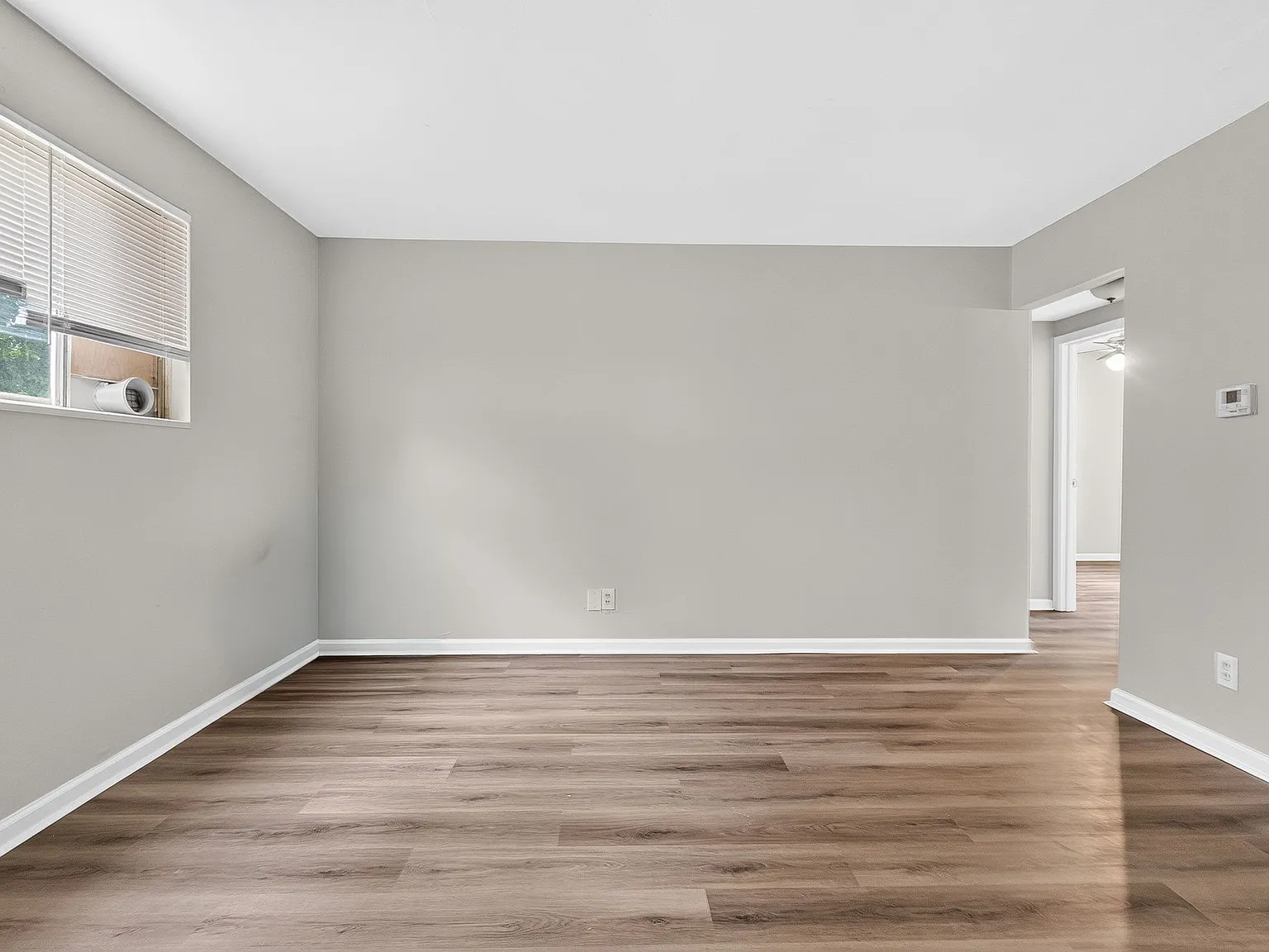 2 bed, 891 sqft, $1,100 — Photo 4