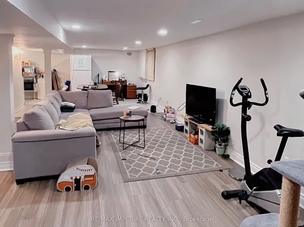 119 Wedgewood Dr #Basement, Toronto, ON M2M 2H6