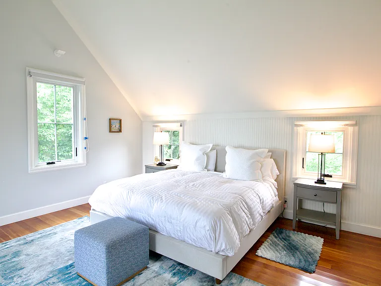 140 W Neck Rd — Photo 15