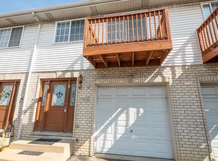 7834 W 87th Pkwy, Bridgeview, IL 60455
