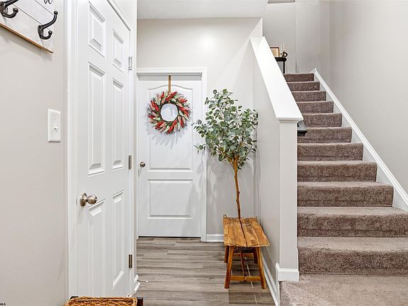3rd image of 505 Turquoise Ln