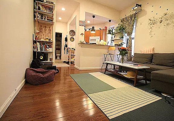 3rd image of 72 W 87th St APT 5A