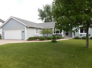 1707 Saratoga Rd, Waukesha, WI 53186