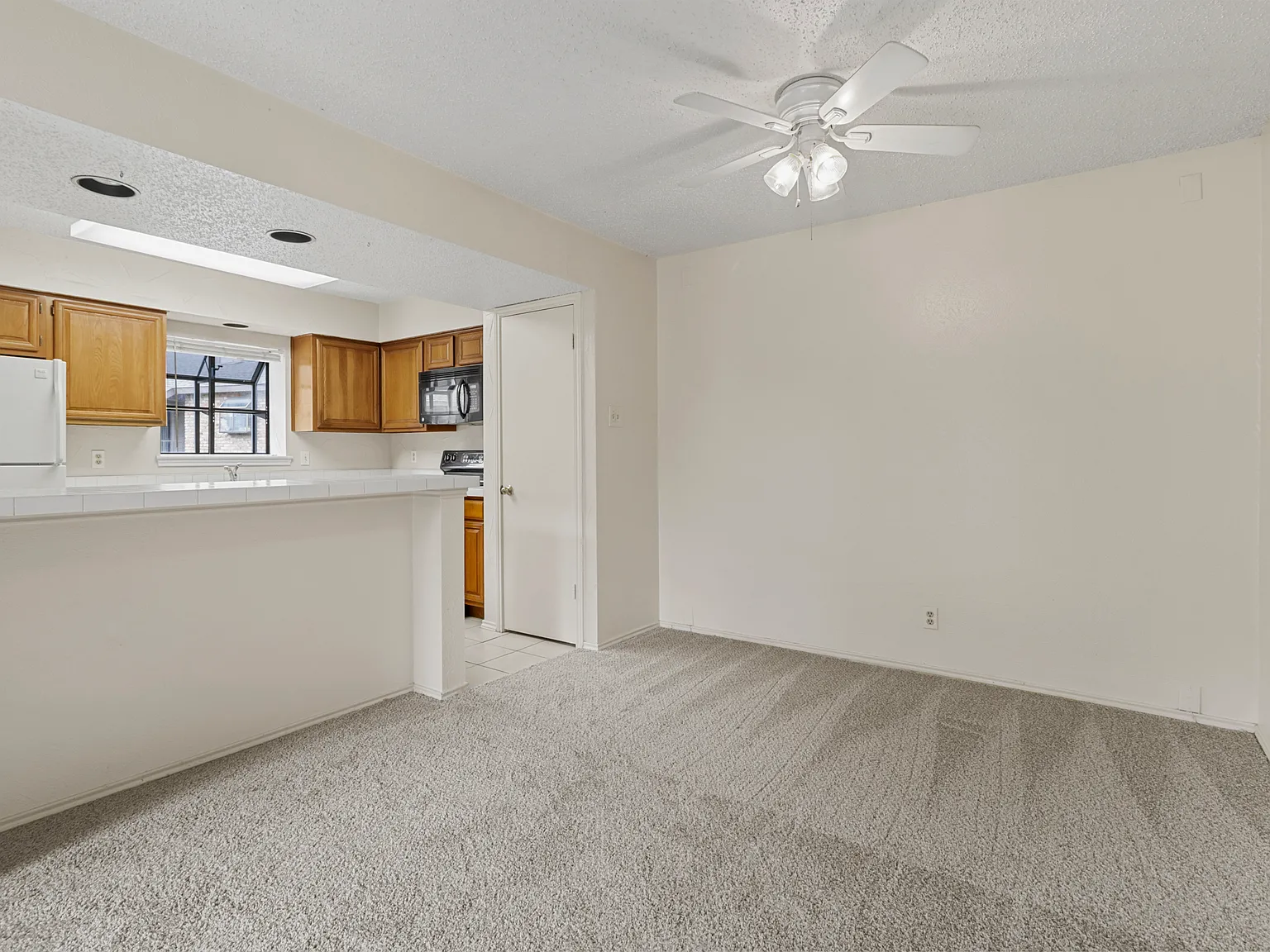 15221 Berry Trl Bldg: A Unit 108, Dallas; 75248 - 1 — Photo 3