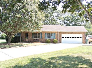 1003 Beacons Dr SE, Conover, NC 28613
