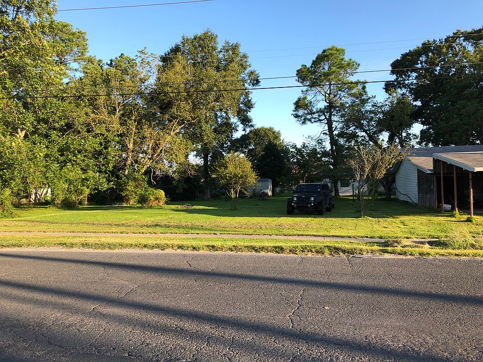 2nd image of 409 Henning Dr