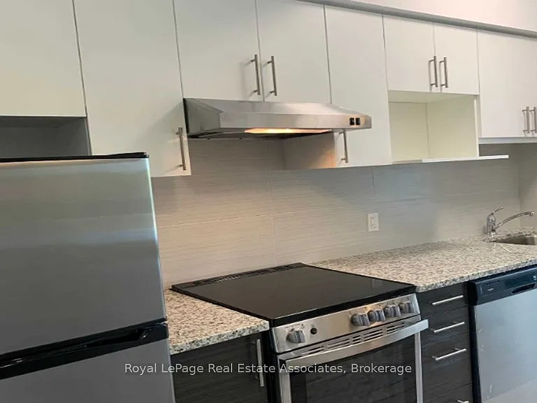 77 Leland St #105 — Photo 3