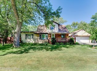 2229 Virginia Dr, Troy, MI