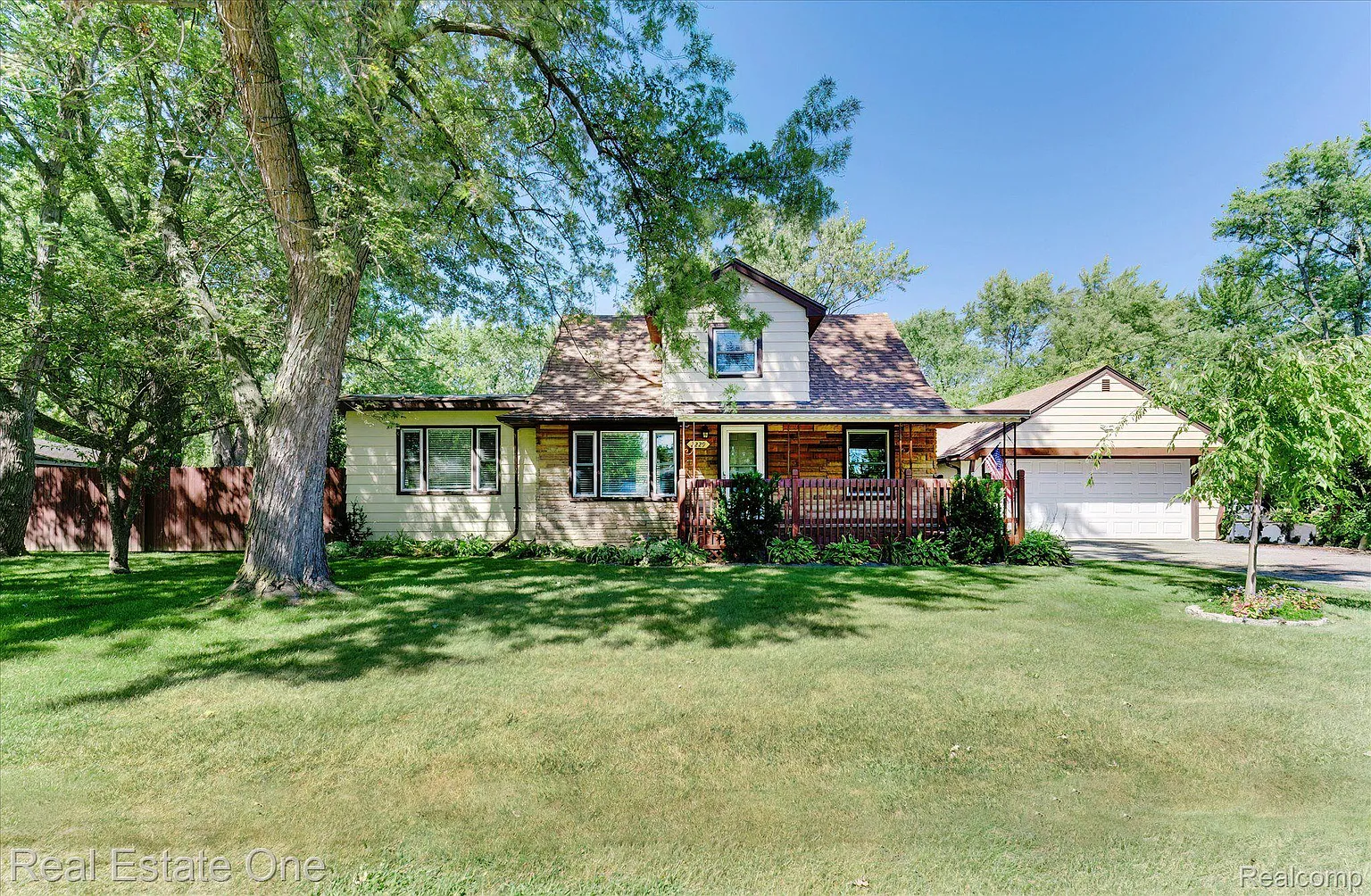2229 Virginia Dr photo 1