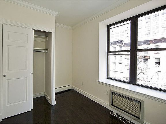 5th image of 322 W 14th St APT 5D