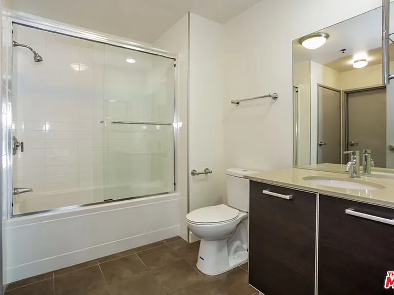 645 W 9th St #343 — Photo 19