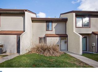 3 W Azalea Ln, Mount Laurel, NJ 08054