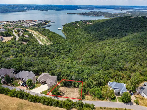 290 Eagle Crest, Hollister, MO 65672