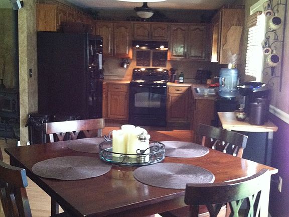 Eat in kitchen