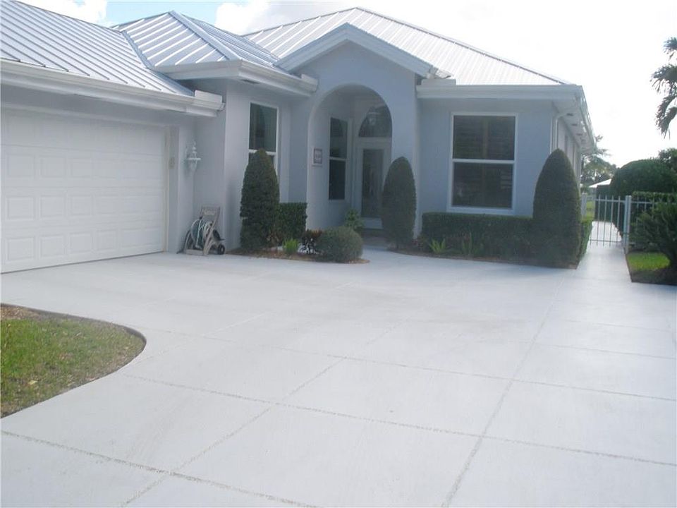 1st image of 2516 SW Greenwich Way