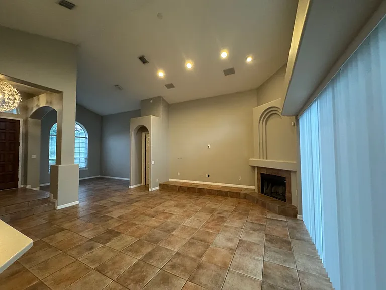 2521 Roat Dr — Photo 8