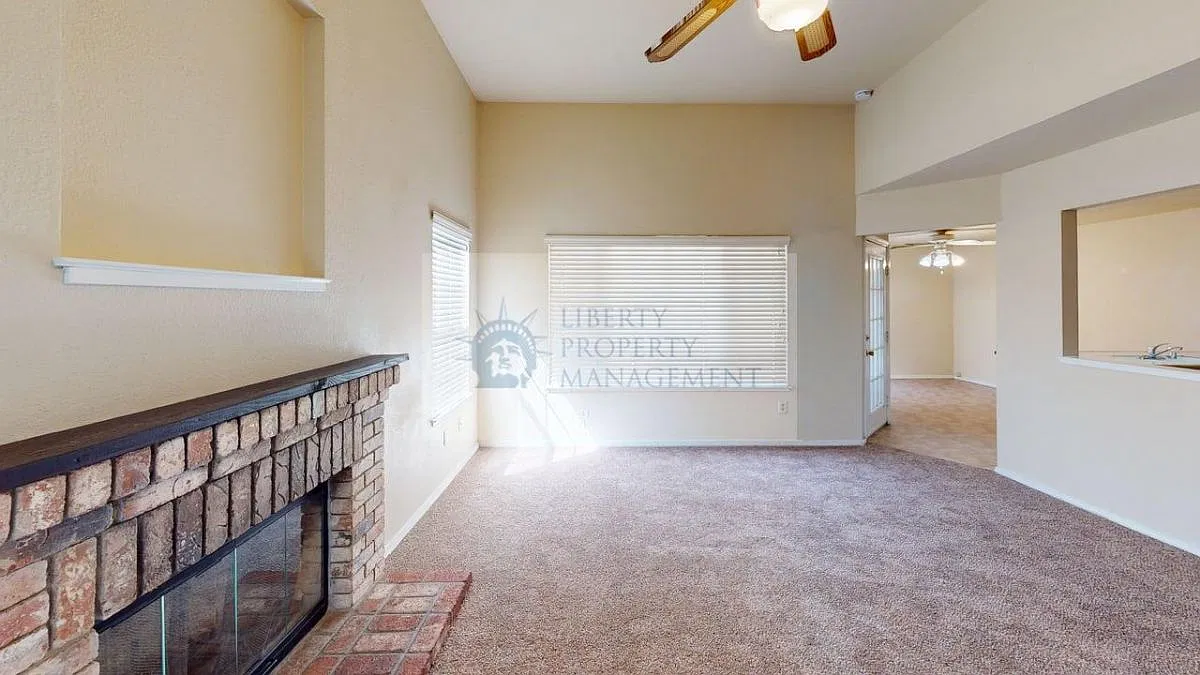 3 bed, 2.5 bath, 1474 sqft, $2,495 — Photo 3