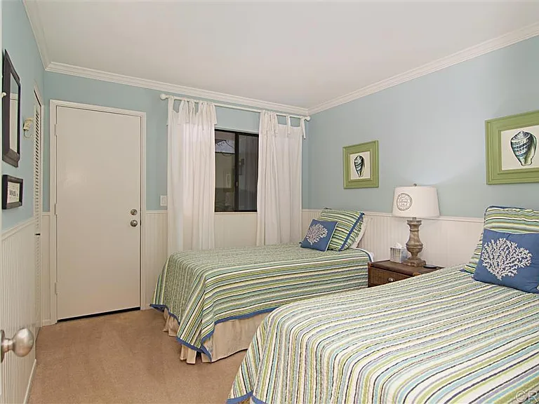 911 E Ave #301 — Photo 9