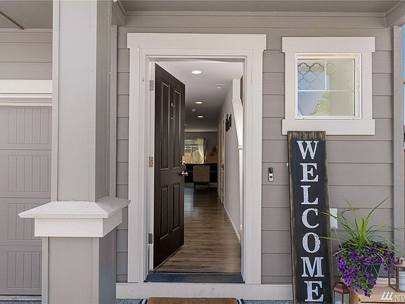 The Garnet offers a flexible, functional floor plan with well-appointed spaces.