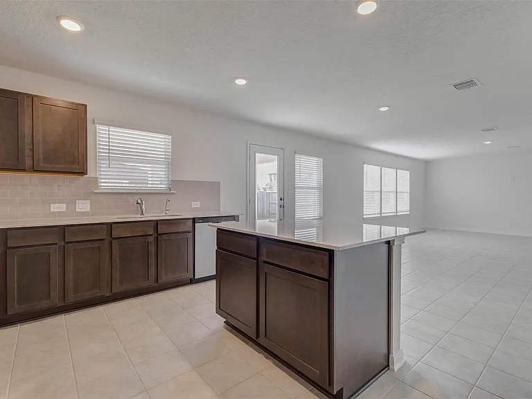 7706 Coral Key Dr — Photo 11