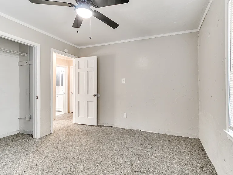 220 E Jacobs Dr — Photo 14