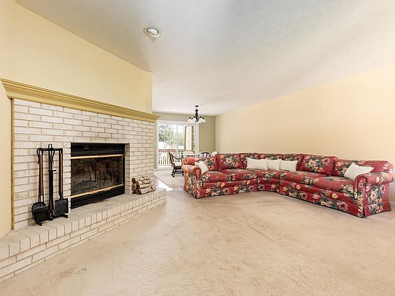 2nd image of 5457 Millbrook Dr #4