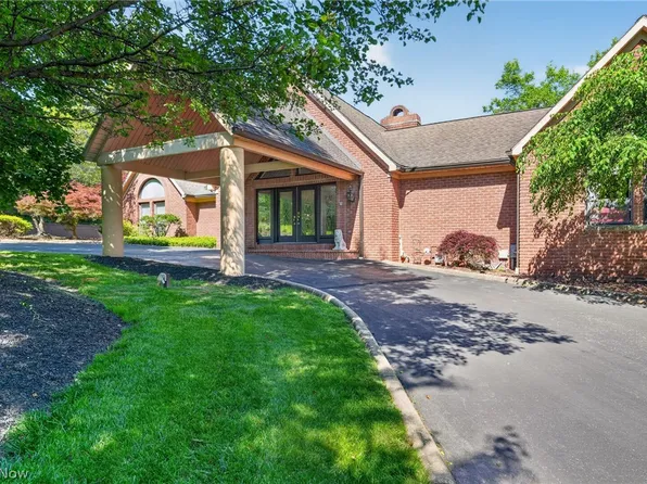 6145 Pebble Beach Ct, Canfield, OH 44406