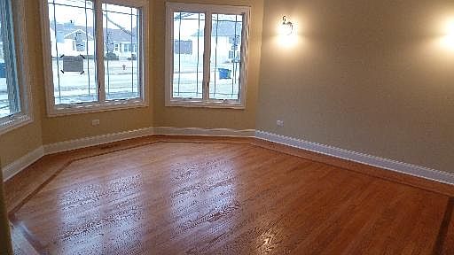 5th image of 4833 W 106th Place Oak