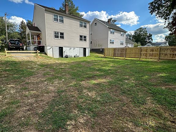 5th image of 615 Jarvis Rd #B