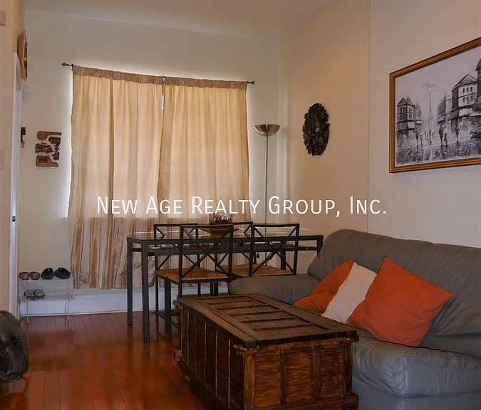 661 N 33rd St #1 — Photo 2