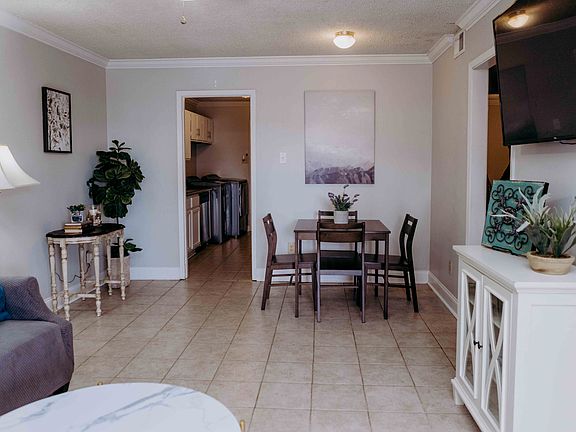 5th image of 113 Black Cir #113