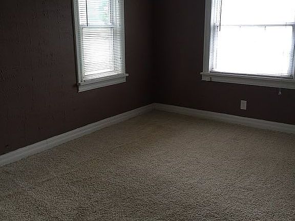 4th image of 3031 NW 20th St