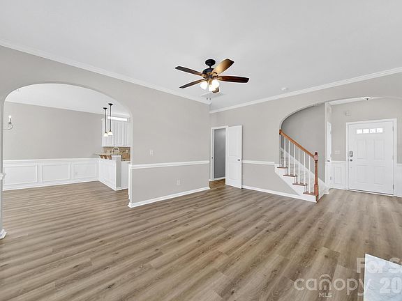 3rd image of 1441 Hammond Dr