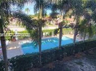 1100 NE 1st Ct APT 208, Hallandale, FL 33009