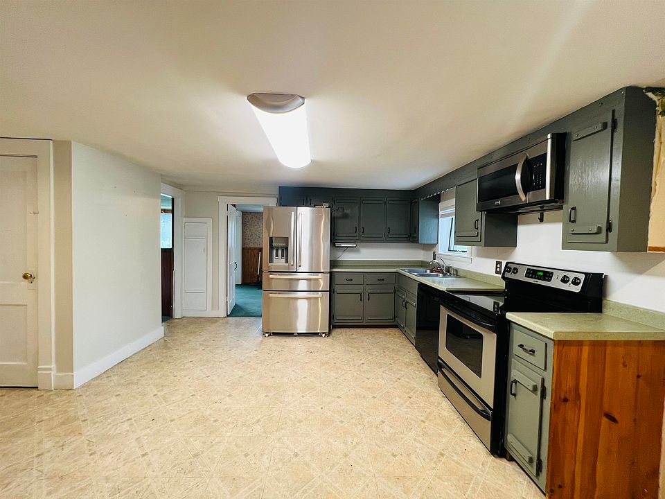 64 York Street, Lyndonville, VT 05851 Zillow