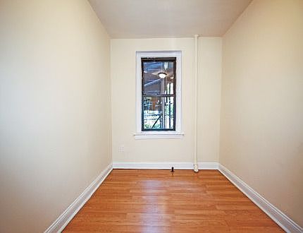 5th image of 3752 80th St APT 1D