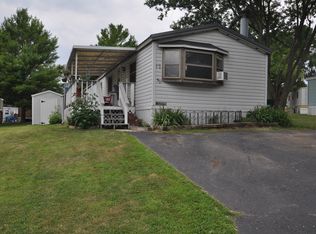 59 Meadowbrook Park Dr, Iron Ridge, WI 53035