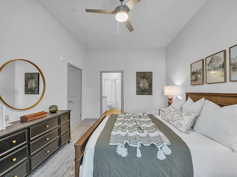 District 757 Apartments — Photo 26