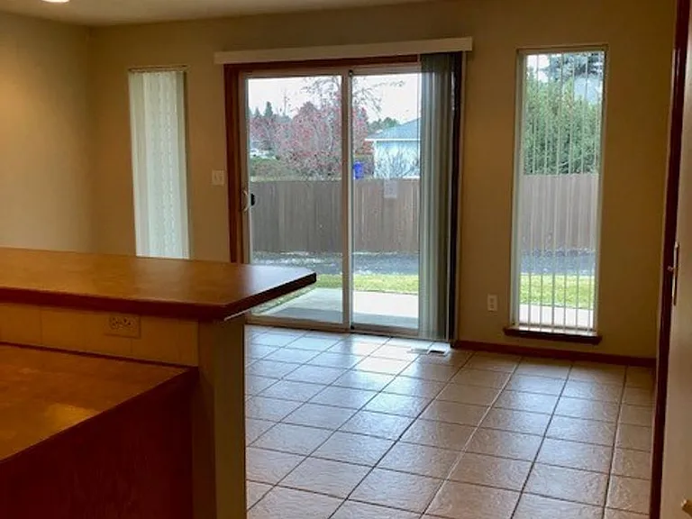 302-309 E Blackhawk Dr — Photo 10