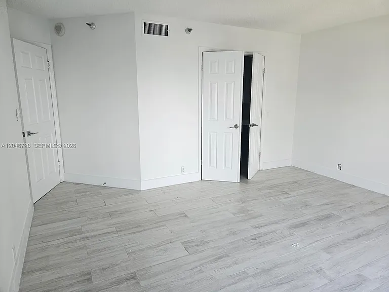 3530 Mystic Pointe Dr #405 — Photo 17